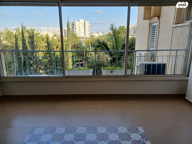 דירה, מנדס 67, קרית קריניצי, רמת גן