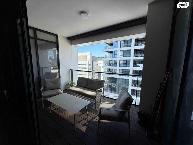 דירה, ליאונרדו דה וינצ'י 12, גני שרונה, קרית הממשלה, תל אביב יפו