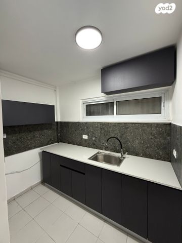 אבן גבירול 7