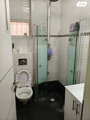 דירה, משה שרת 15, לב העיר, בת ים