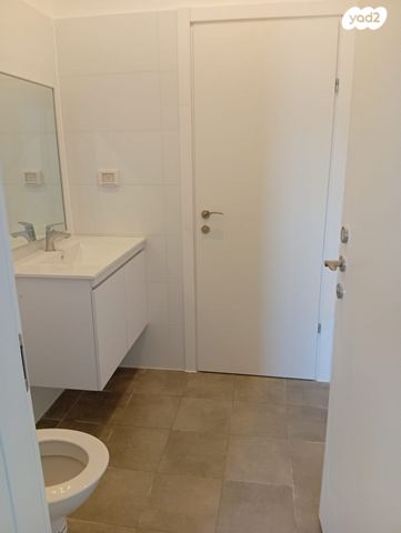 דירה, כרמל 1, בת חפר, בת חפר