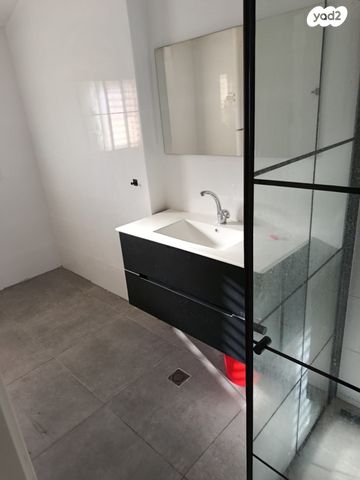 דירה, לוי אשכול 1172, שיכון ד, טבריה