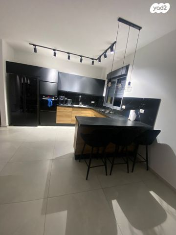 יהושע שטמפפר 80