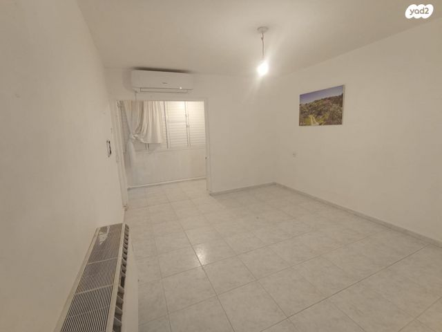 אבן גבירול 25