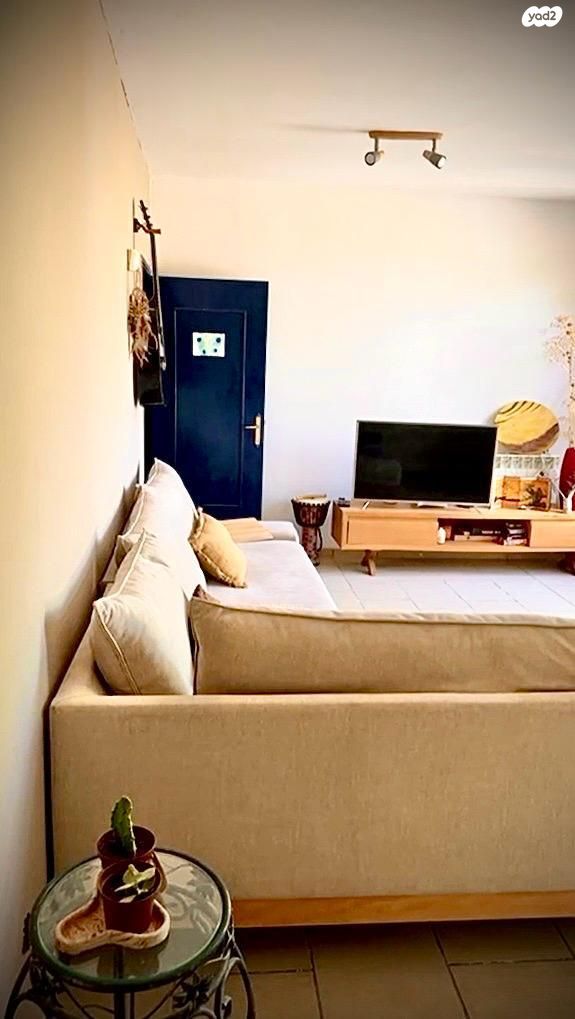 יחידת דיור, זמר עברי 19, מכמנים, מכמנים