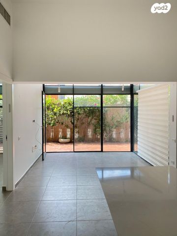 דירת גן, נווה צדק, תל אביב יפו