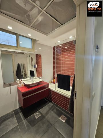 גג/ פנטהאוז, נווה רם, שיכון מזרחי, רמת גן