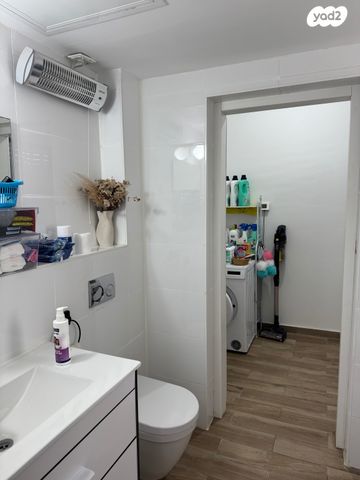 דירה, אריק שרון, נהריה