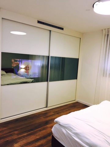 גג/ פנטהאוז, שלמה אלירז, רמב"ם, ראשון לציון