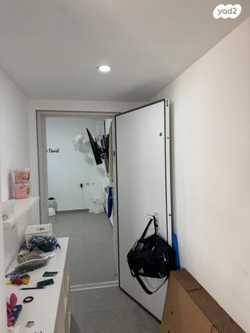 דירה, אריק שרון, נהריה