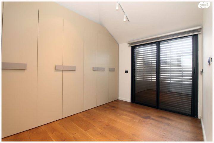 גג/ פנטהאוז, סשה ארגוב, נווה זמר, רעננה