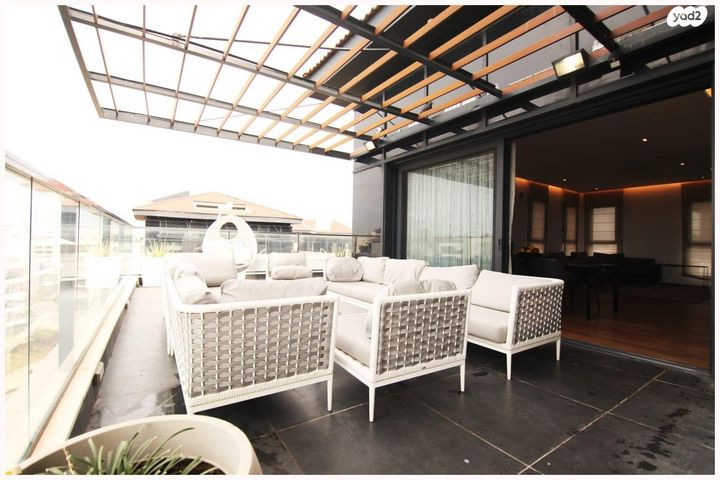 גג/ פנטהאוז, סשה ארגוב, נווה זמר, רעננה