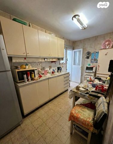 דירה, הרצפלד, ניר אביב, תל אביב יפו