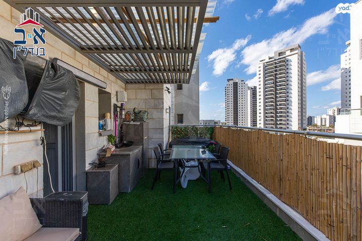 דירה, שדרות מנחם בגין, החותרים, טירת כרמל