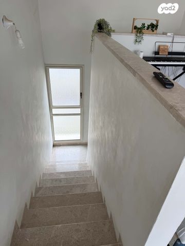 דו משפחתי, רובע 10 חן, קצרין