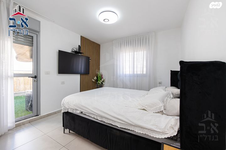 דירה, שדרות מנחם בגין, החותרים, טירת כרמל