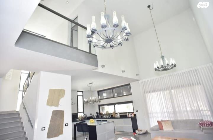 דו משפחתי, ד"ר אבא אחימאיר, גדרה