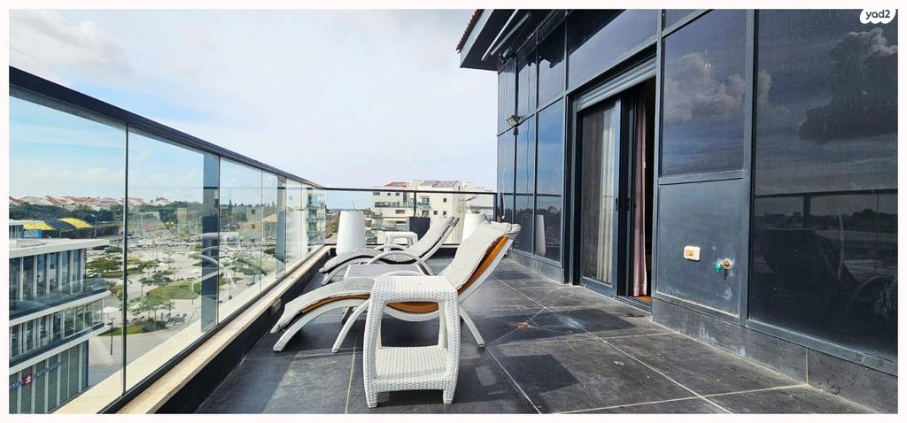 גג/ פנטהאוז, נווה זמר, רעננה