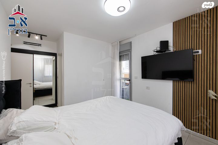 דירה, שדרות מנחם בגין, החותרים, טירת כרמל