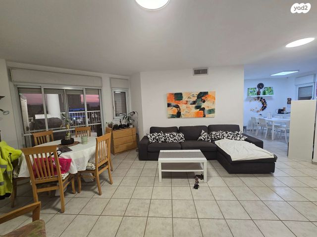 דירה, שדרות יוהנה ז'בוטינסקי, נווה זאב, נאות אילן, באר שבע