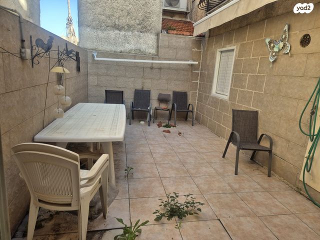 דו משפחתי, הרב קוק, רמב"ם, באר יעקב