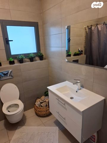 דו משפחתי, עיט 3, אופקים