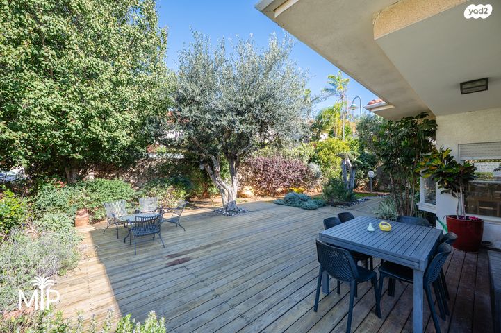 דו משפחתי, נווה רמז, זכרון יעקב