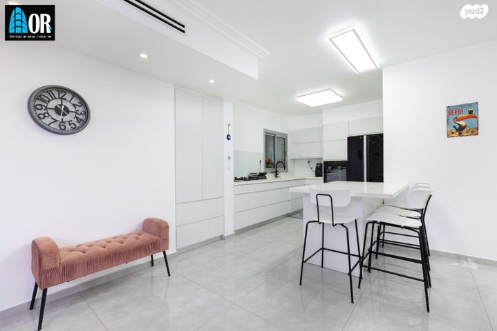 דירת גן, שדרות ז'בוטינסקי, נווה אילן - אזרחי, יבנה