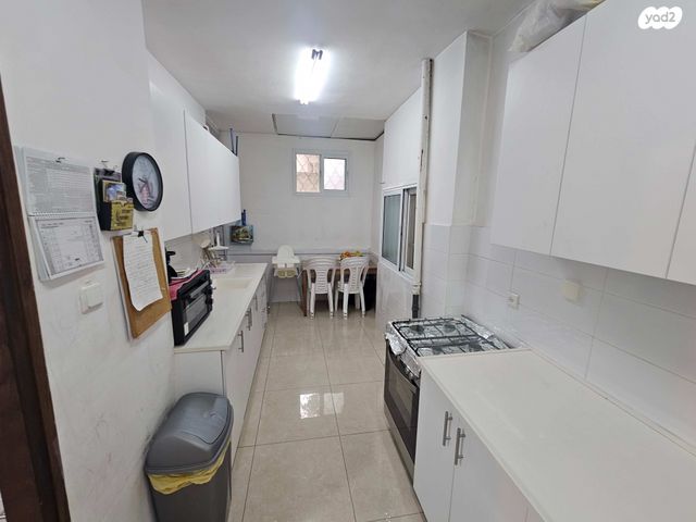 דירה, חפץ חיים, הפועל המזרחי ד', שיכון ד', בני ברק