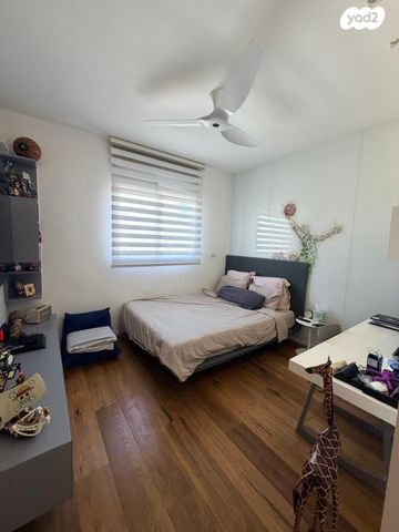 גג/ פנטהאוז, השדות 6, נווה גן, רמת השרון