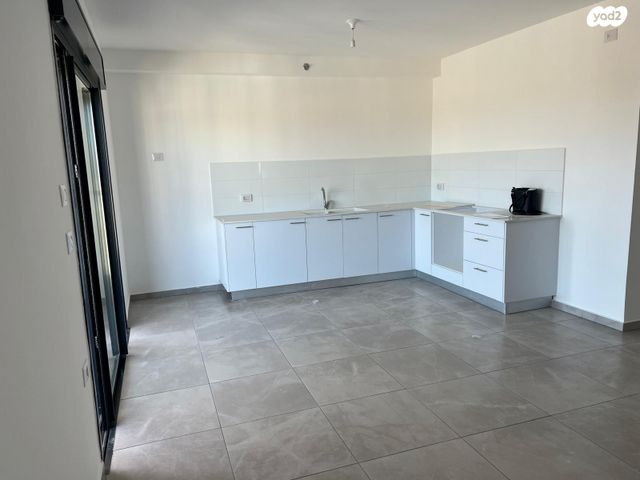 דירה, שמעון פרס, מורשת, מודיעין מכבים רעות