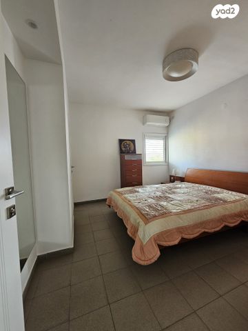 גג/ פנטהאוז, חומה ומגדל 2, ראשונים, כפר סבא