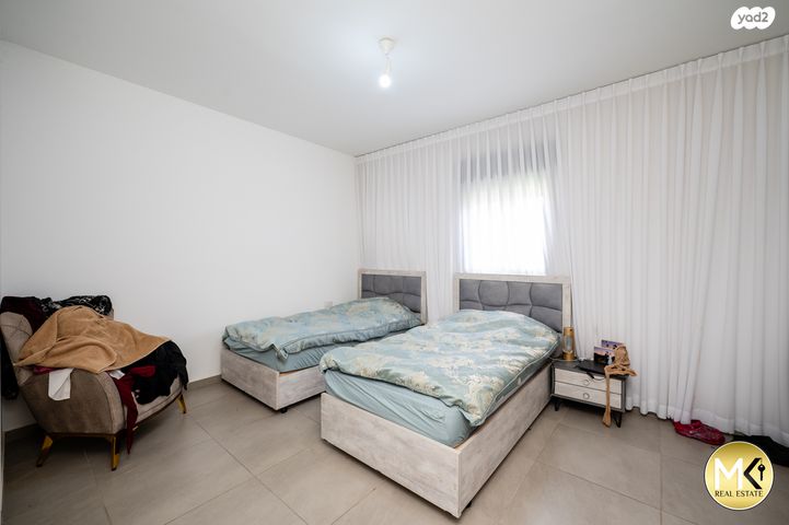 דירת גן, שעורה, פרדס חנה כרכור