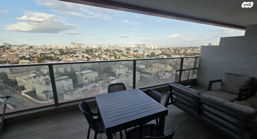 דירה, שמשון זליג, האירוס, ראשון לציון