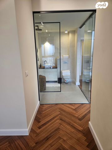 גג/ פנטהאוז, בת ים