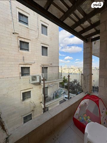 דירה, יוסף חכמי, בית וגן, ירושלים