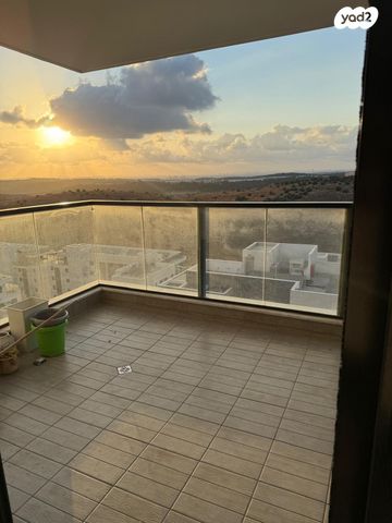 דירה, שמעון פרס, מורשת, מודיעין מכבים רעות