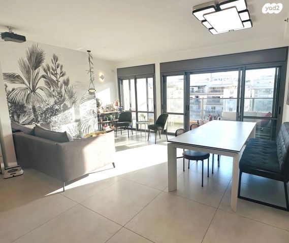 דירה, בר אילן, נווה דוד רמז, רעננה