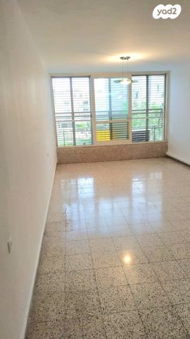 דירה, שדרות דבורה, השופטים, קרית גת