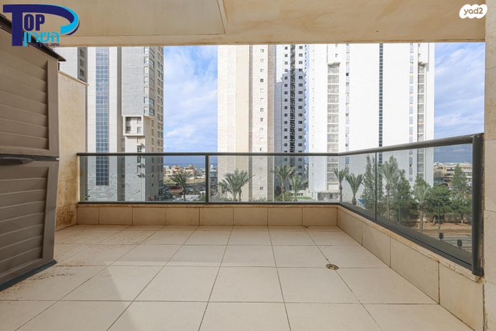 דירה, הבריגדה היהודית 48, גלי הים, נתניה