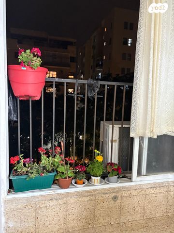 דירה, עזרא, שעריים, רחובות