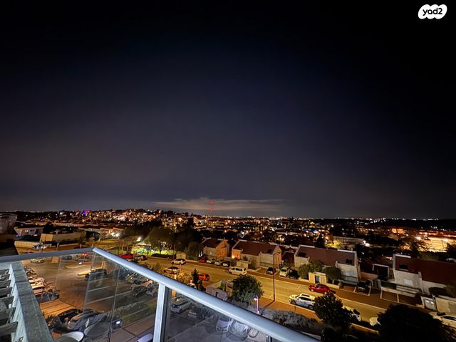 גג/ פנטהאוז, הערבה, אריאל