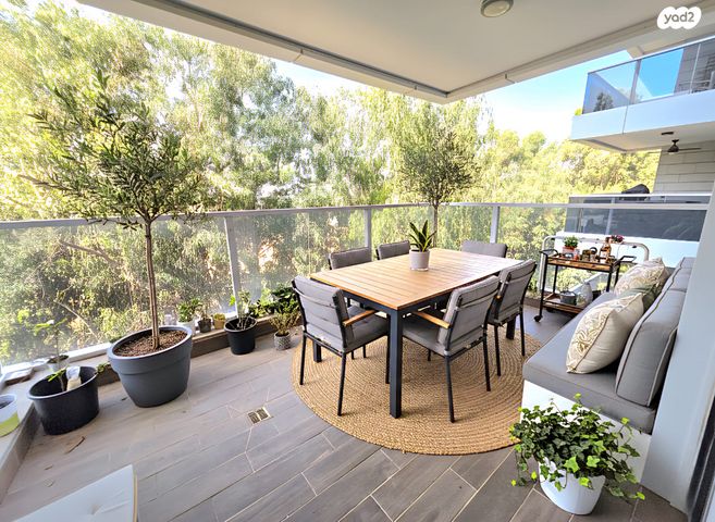 דירה, הפלמ"ח, קדימה צורן