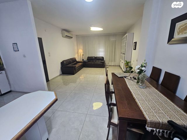 דירה, שדרות כצנלסון, מרכז העיר, קרית אתא