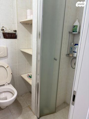 דירה, עזרא, שעריים, רחובות