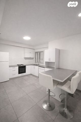 דירה, עפרה חזה, משכנות האומנים, קרית מוצקין