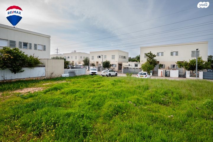 דו משפחתי, נווה פרדסים, פרדס חנה כרכור