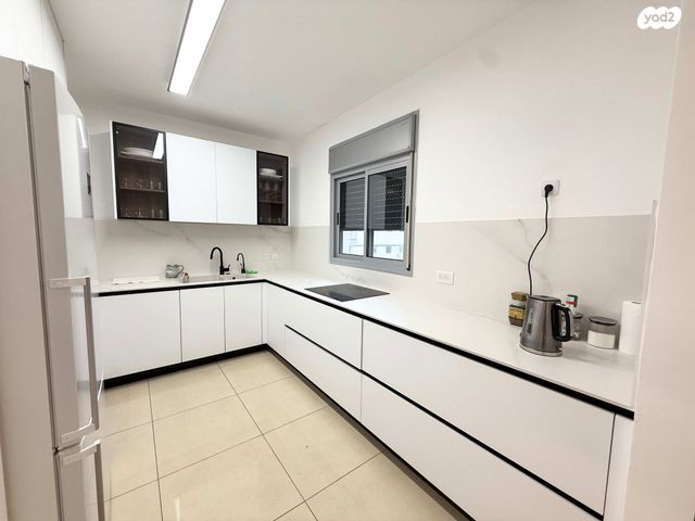 דירה, הבבא סאלי, חומת שמואל, הר חומה, ירושלים