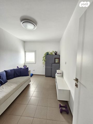 גג/ פנטהאוז, חומה ומגדל 2, ראשונים, כפר סבא