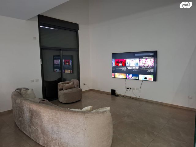 דו משפחתי, עיט 3, אופקים